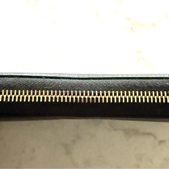 Yves Saint Laurent Black Wallet - Picture 4 of 10